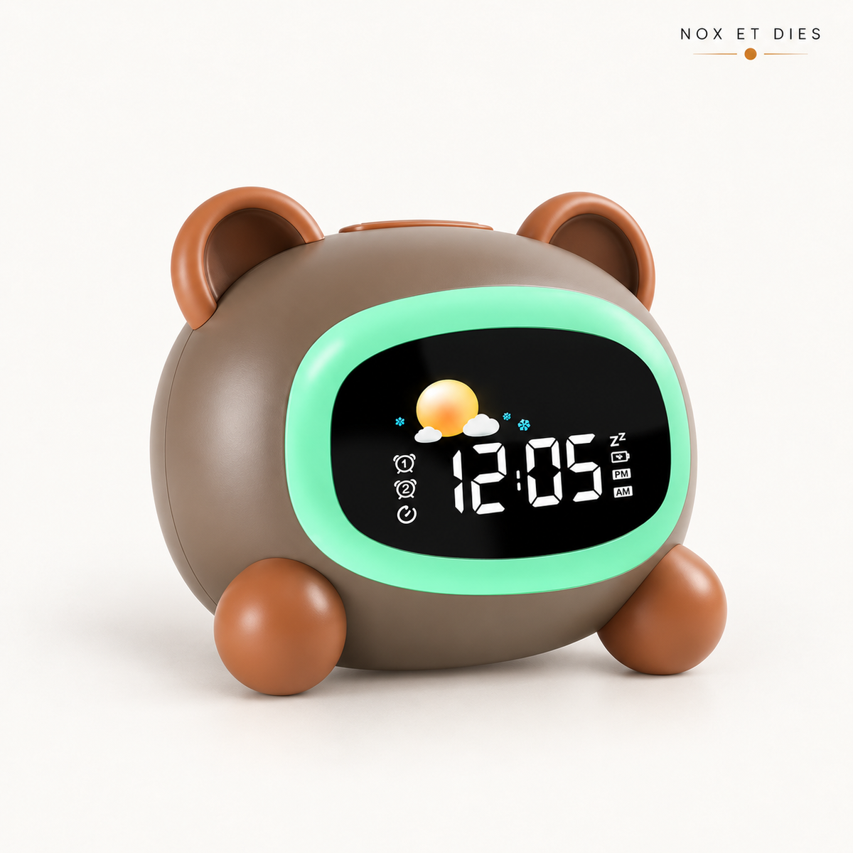 Réveil veilleuse enfant Ursa Nox et Dies vu de trois-quarts, oreilles et pattes caramel, halo lumineux allumé autour de l'écran LED
