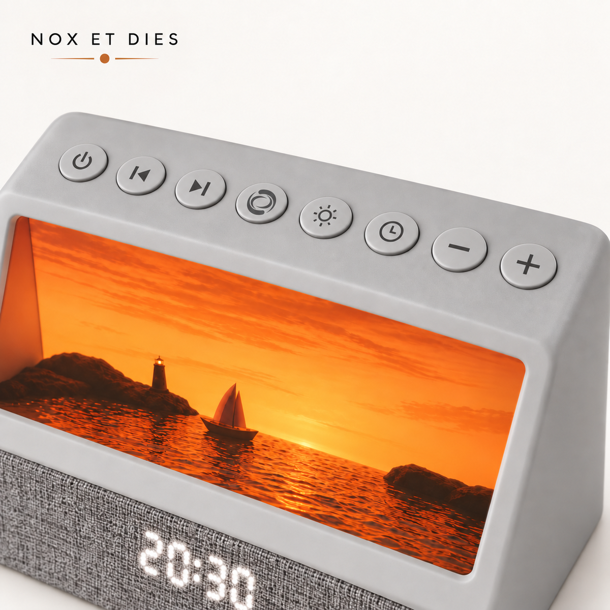 Gros plan sur les boutons de commande de la lampe simulateur d'aube Vogue de Nox et Dies en finition blanche, avec la scène de coucher de soleil en arrière-plan.
